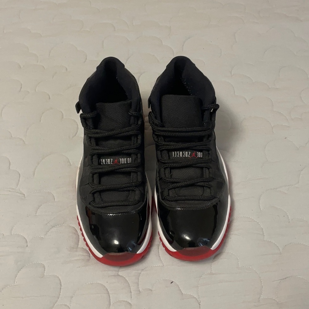 Jordan 11 Retro Playoffs/Breds (2012)